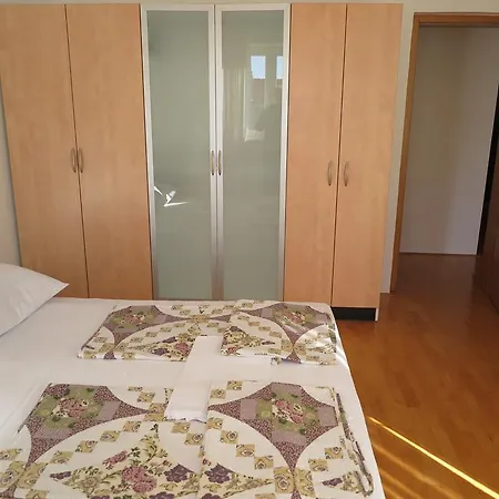 Apartments Kovacic Omis Exterior photo